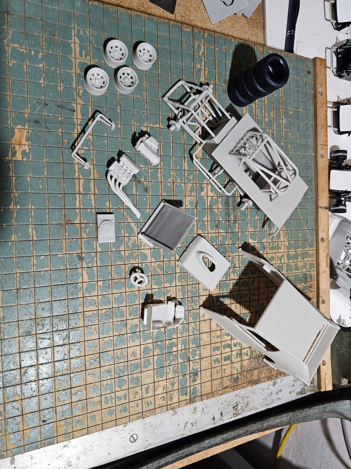 Unassembled-Mod Lite Model kit