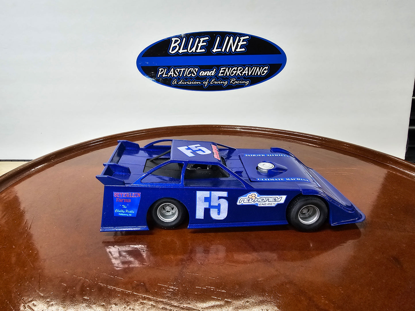 Custom dirt Late Model, Model