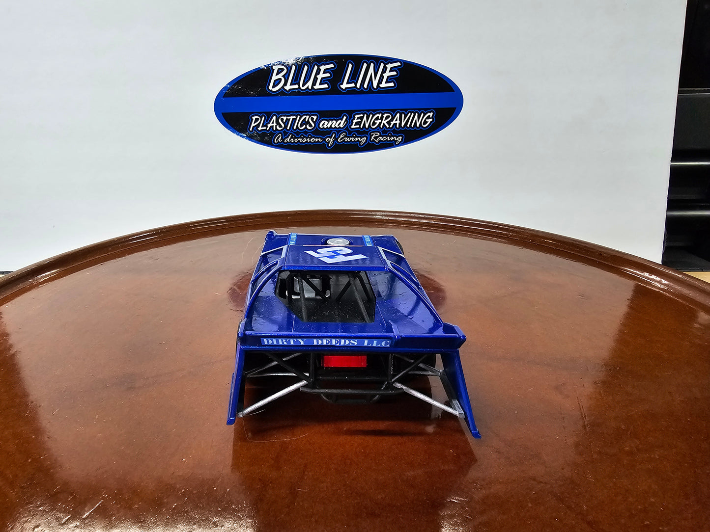 Custom dirt Late Model, Model